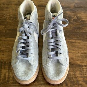 Nike women's Gray Suede High Top Sneakers Size 8